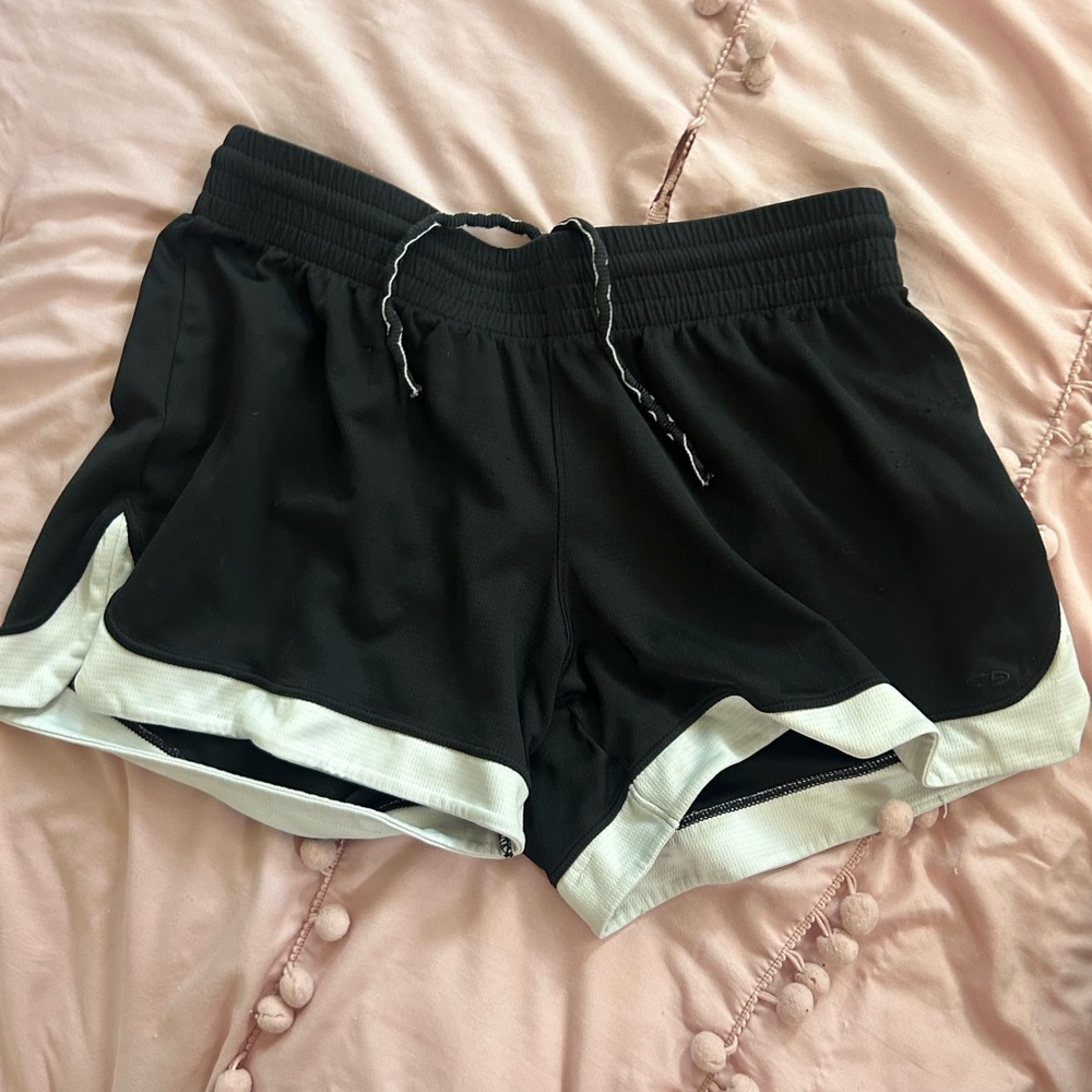 Black and white Champion shorts #activewear